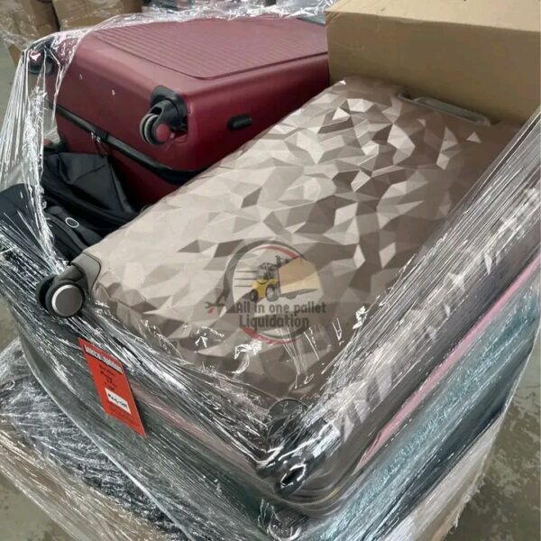 MACY’S LUGGAGE & HANDBAGS - Image 4