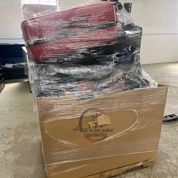 MACY’S LUGGAGE & HANDBAGS - Image 2