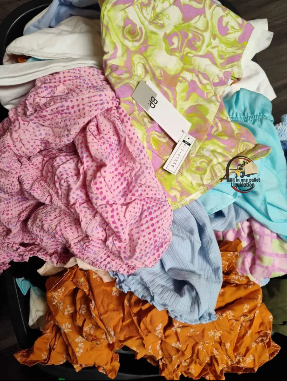 NWT Nordstrom 75 Piece Clothing Box All In One Pallet Liquidation nwt-nordstrom-75-piece-clothing-box-all-in-one-pallet-liquidation