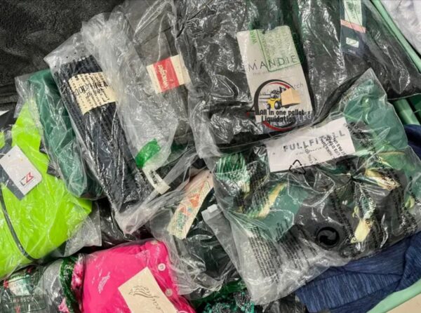 WOMENS MENS KIDS MIX NWT/NWOT MACYS CLOTHING BOXES - Image 5