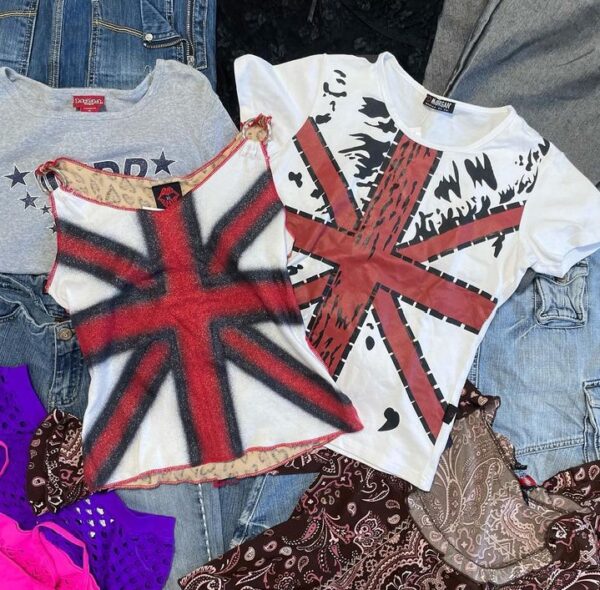 Vintage clothing box. - Image 5