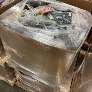Assorted mixed clothes pallets
