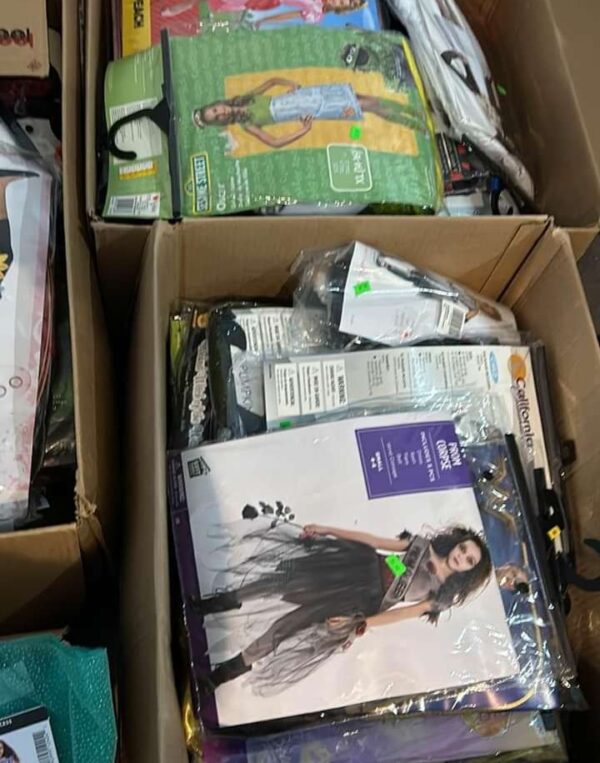 Girls Halloween costumes (50 pieces)