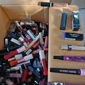 New Assorted Make-up Box (220 Pieces per box)