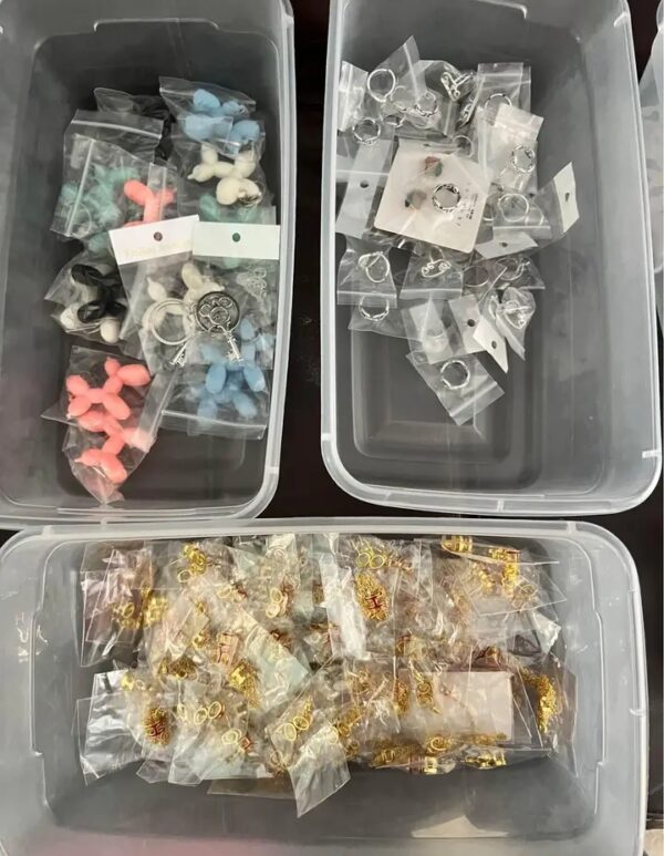 Jewelry Lot ($300 / 400 - 410 pieces) - Image 4